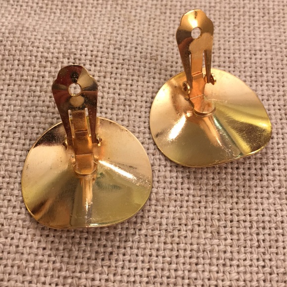 Vintage Goldtone Disc Earrings Modern Style Clip Earrings - Picture 9 of 12